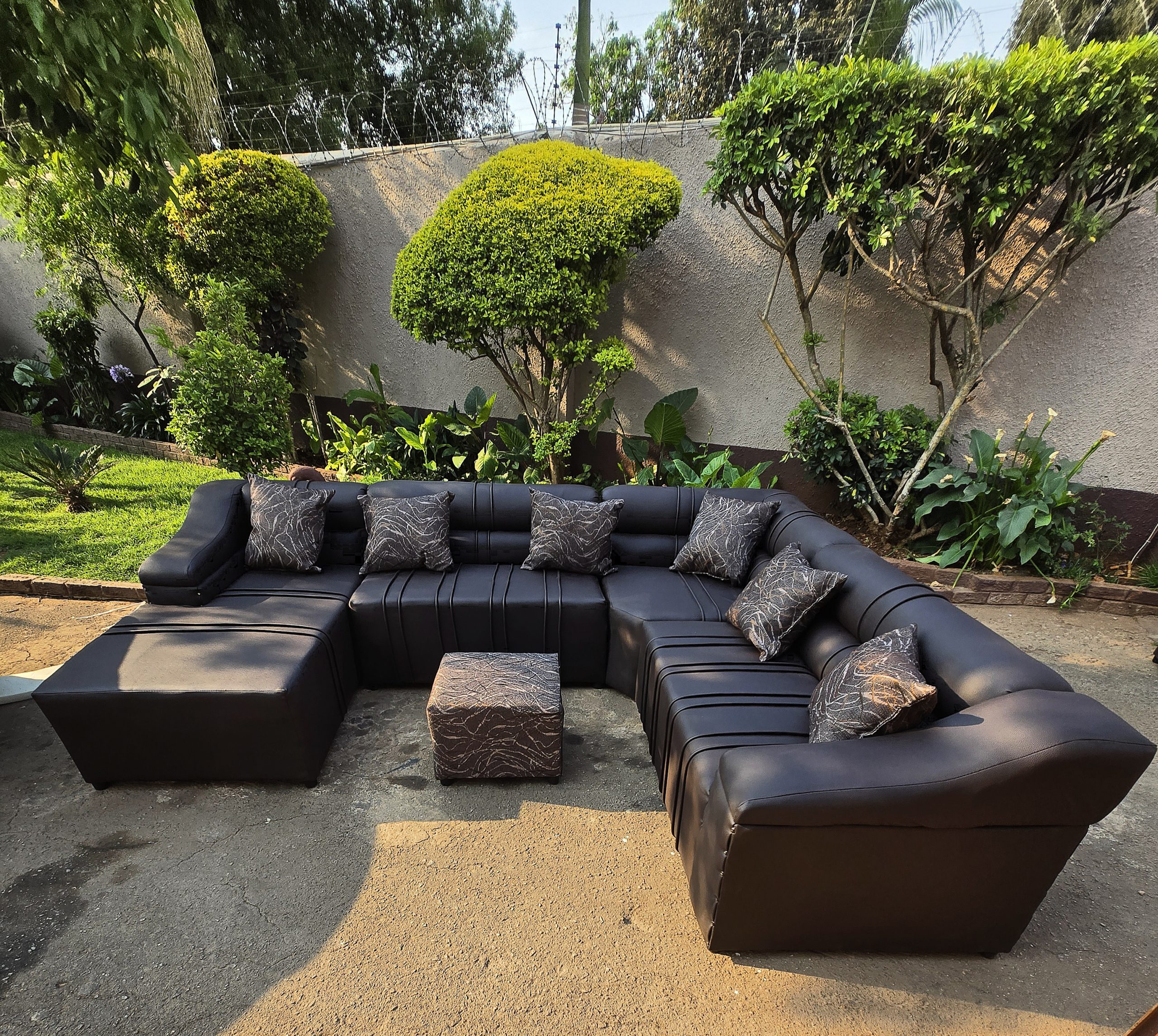 Drifter U shape Bonded Leather Sofa - Image 6