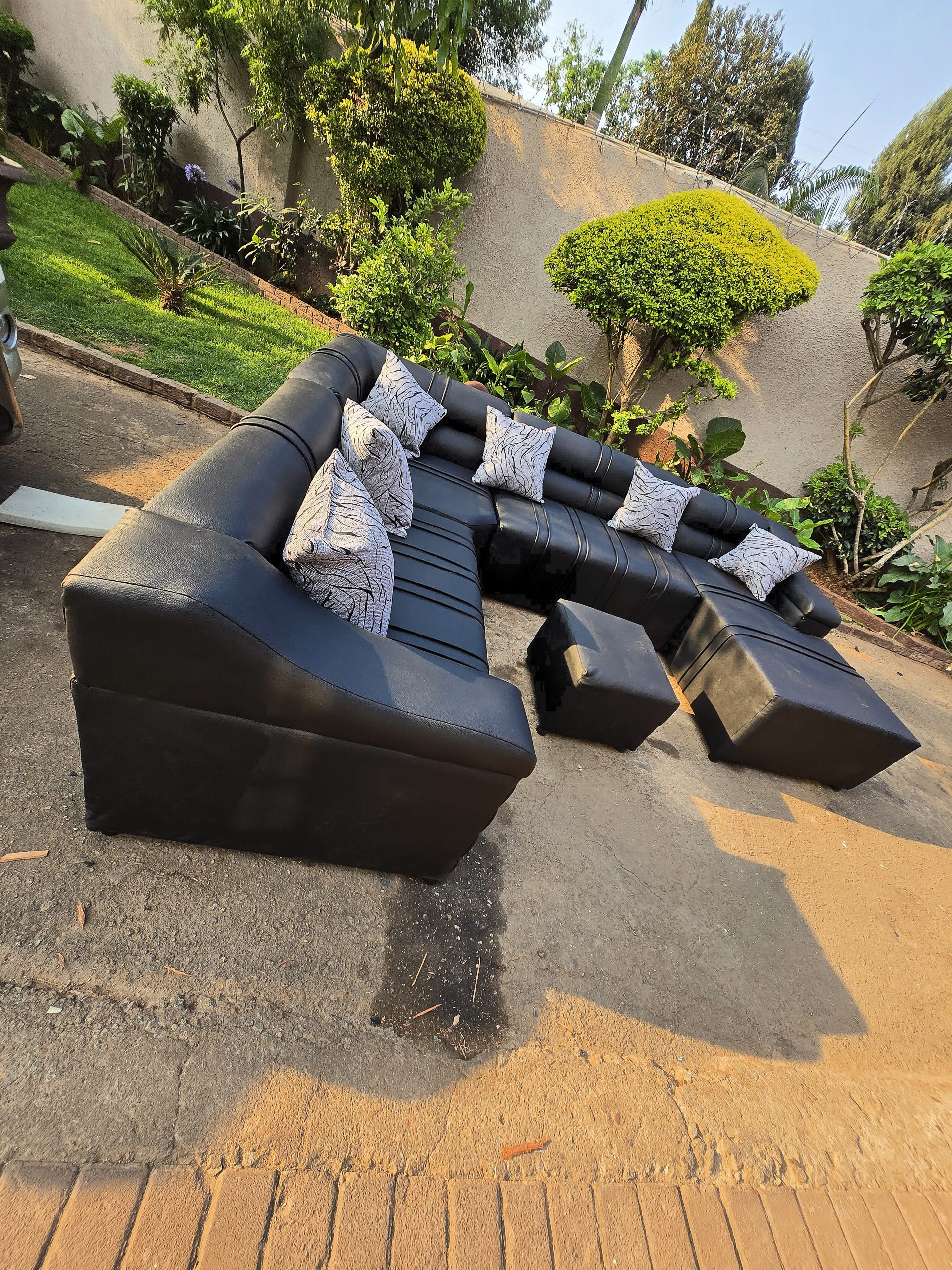 Drifter U shape Bonded Leather Sofa - Image 2