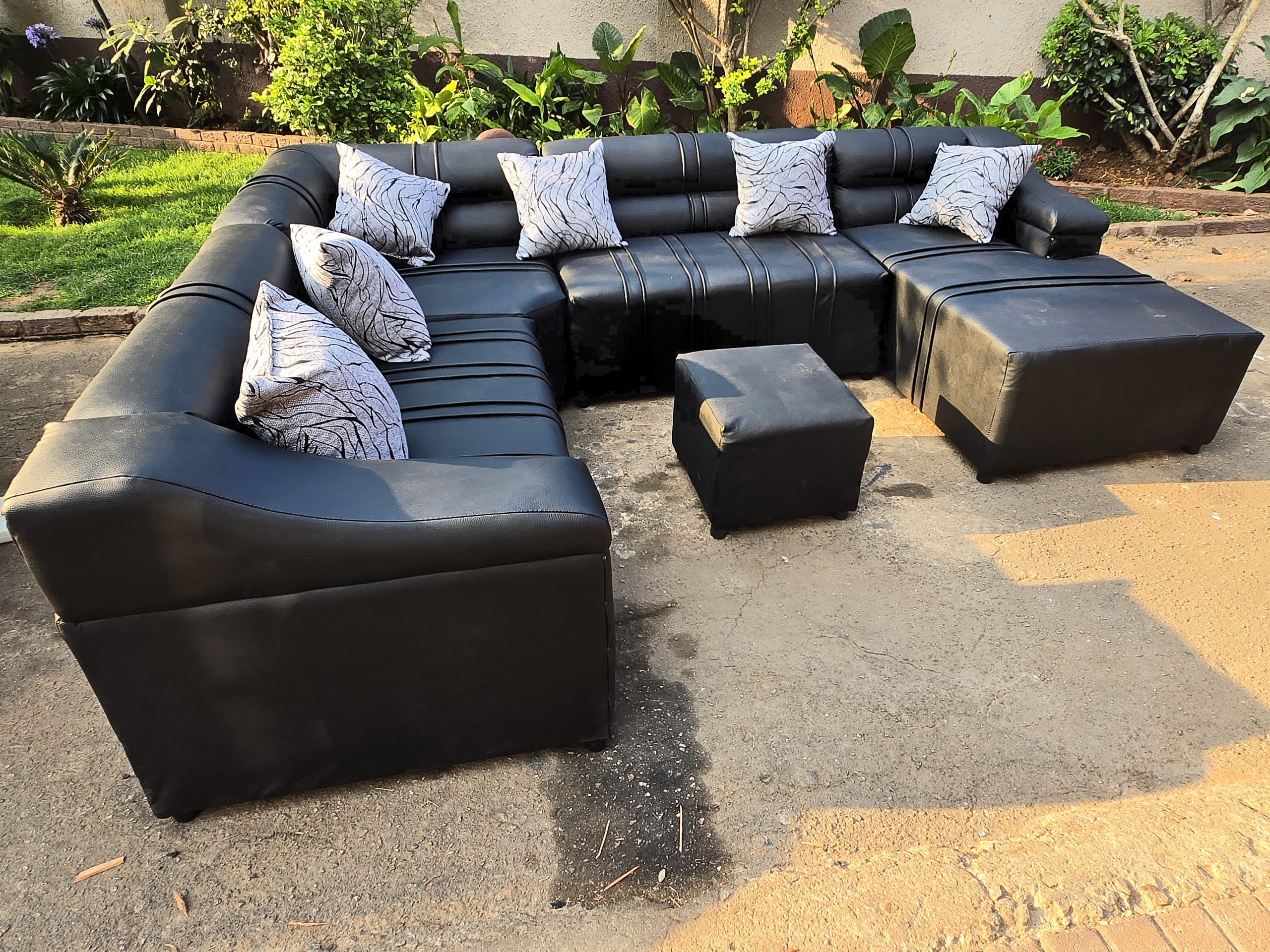 Drifter U shape Bonded Leather Sofa - Image 3