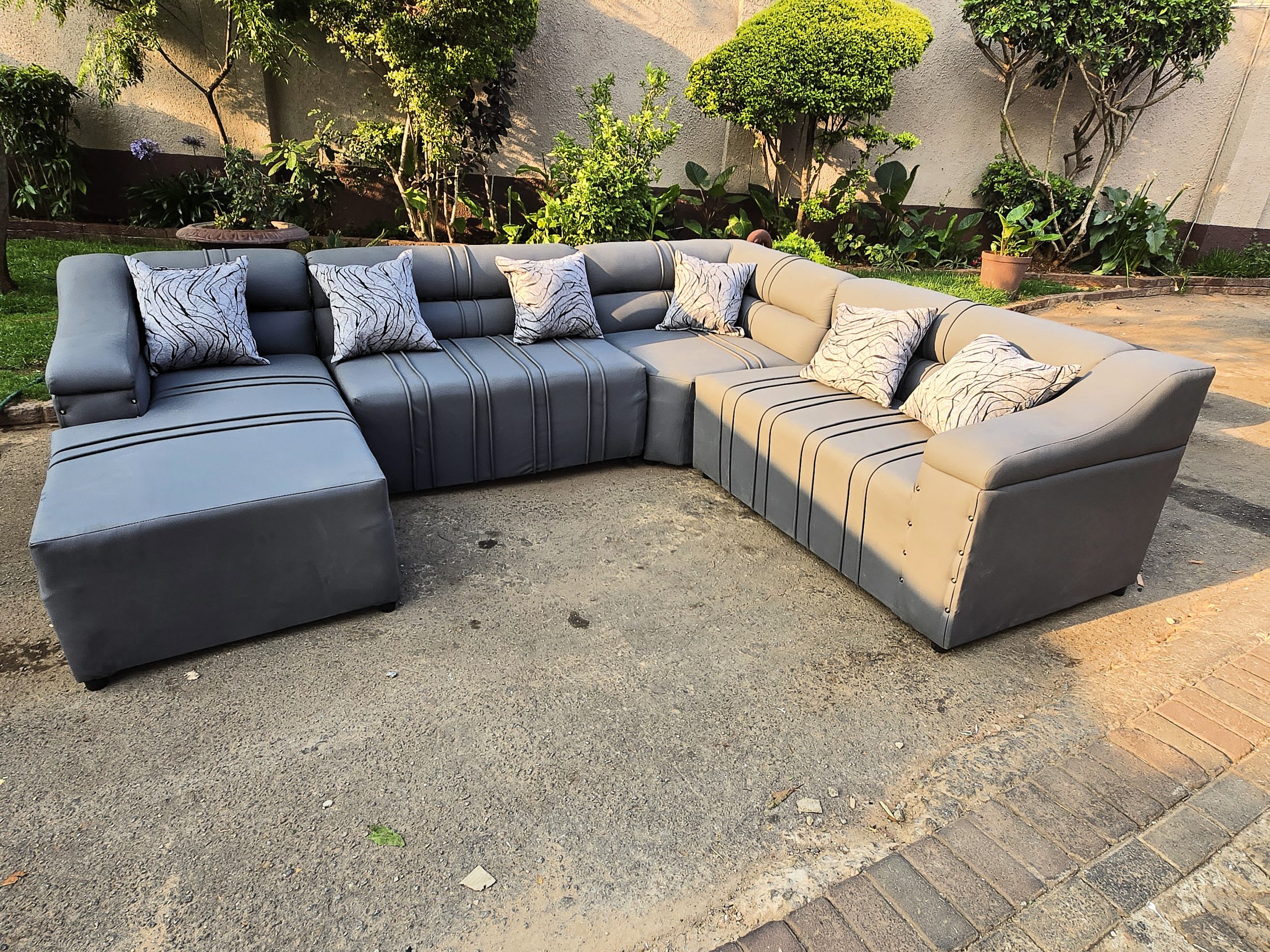 Drifter U shape Bonded Leather Sofa - Image 5